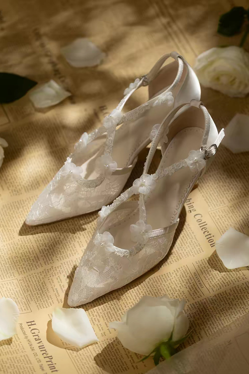 Delicate White Floral Lace Pointed Toe Chunky Heel Wedding Shoes