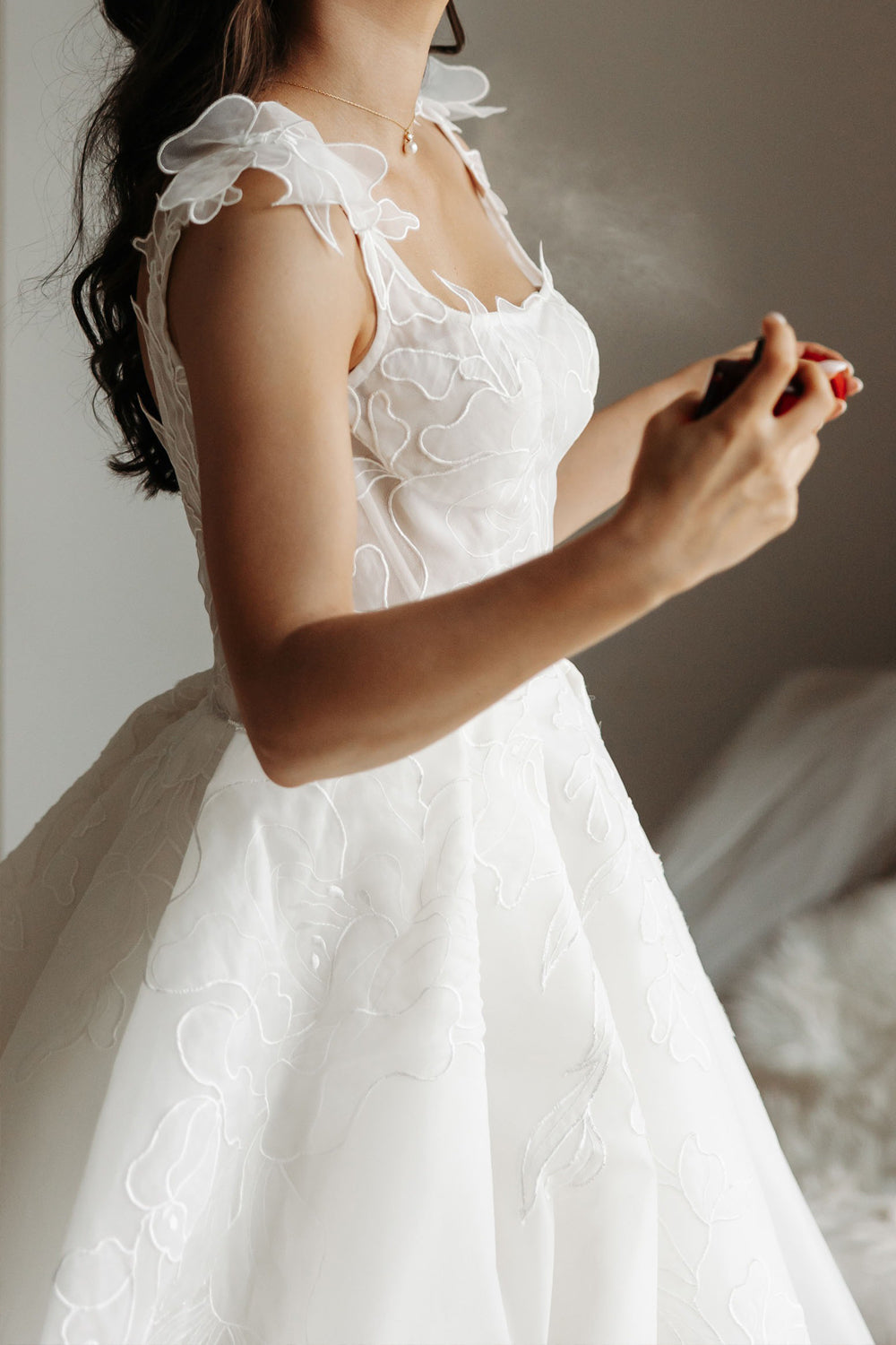 Embroidery Organza Flower Straps A-line With Slit Wedding Dresses, CW0431