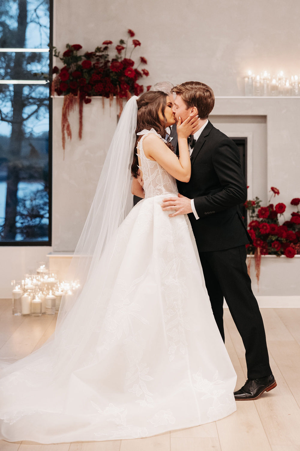 Embroidery Organza Flower Straps A-line With Slit Wedding Dresses, CW0431