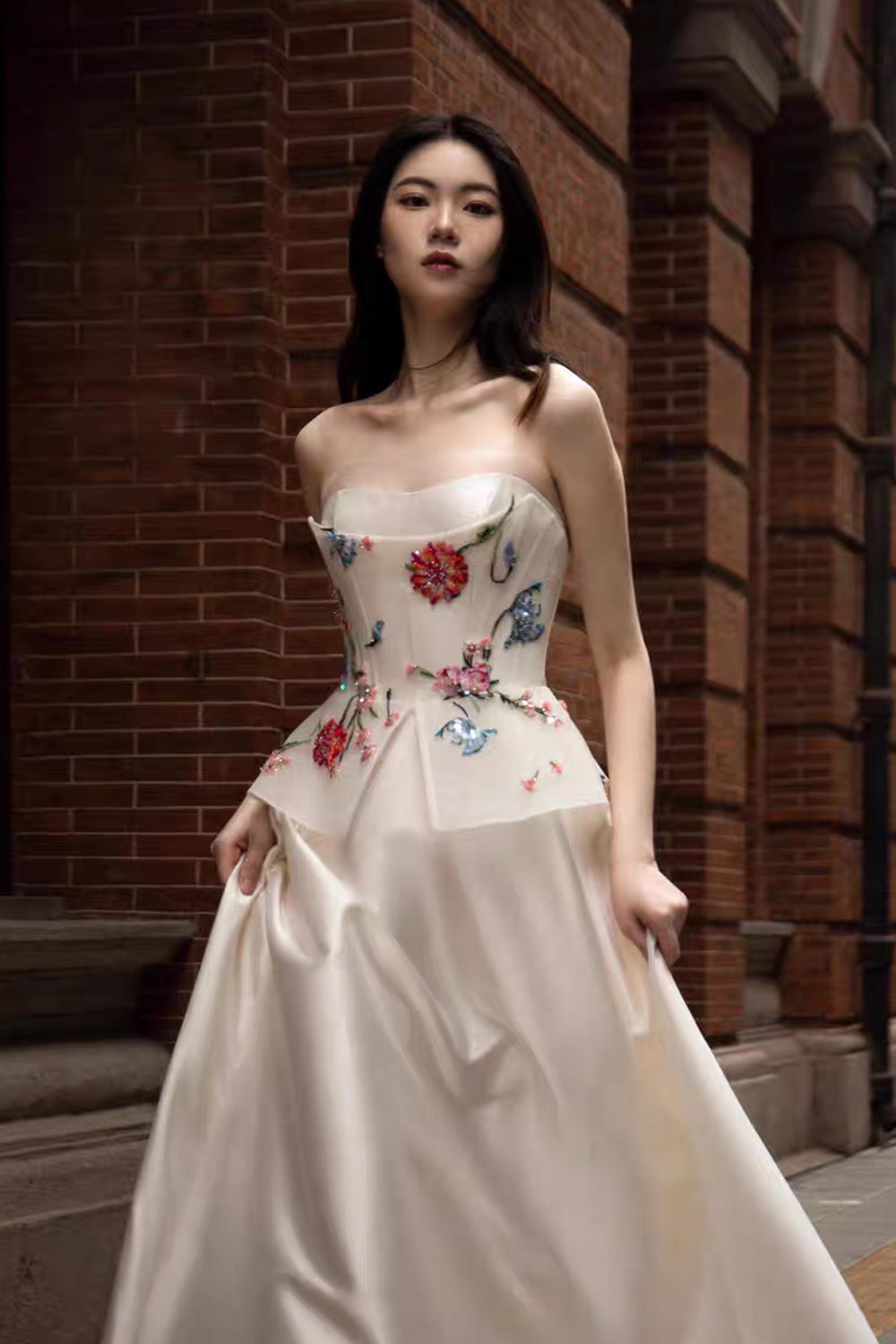 Sequined Embroidery Satin Strapless Fashion Wedding Dresses, CW0430