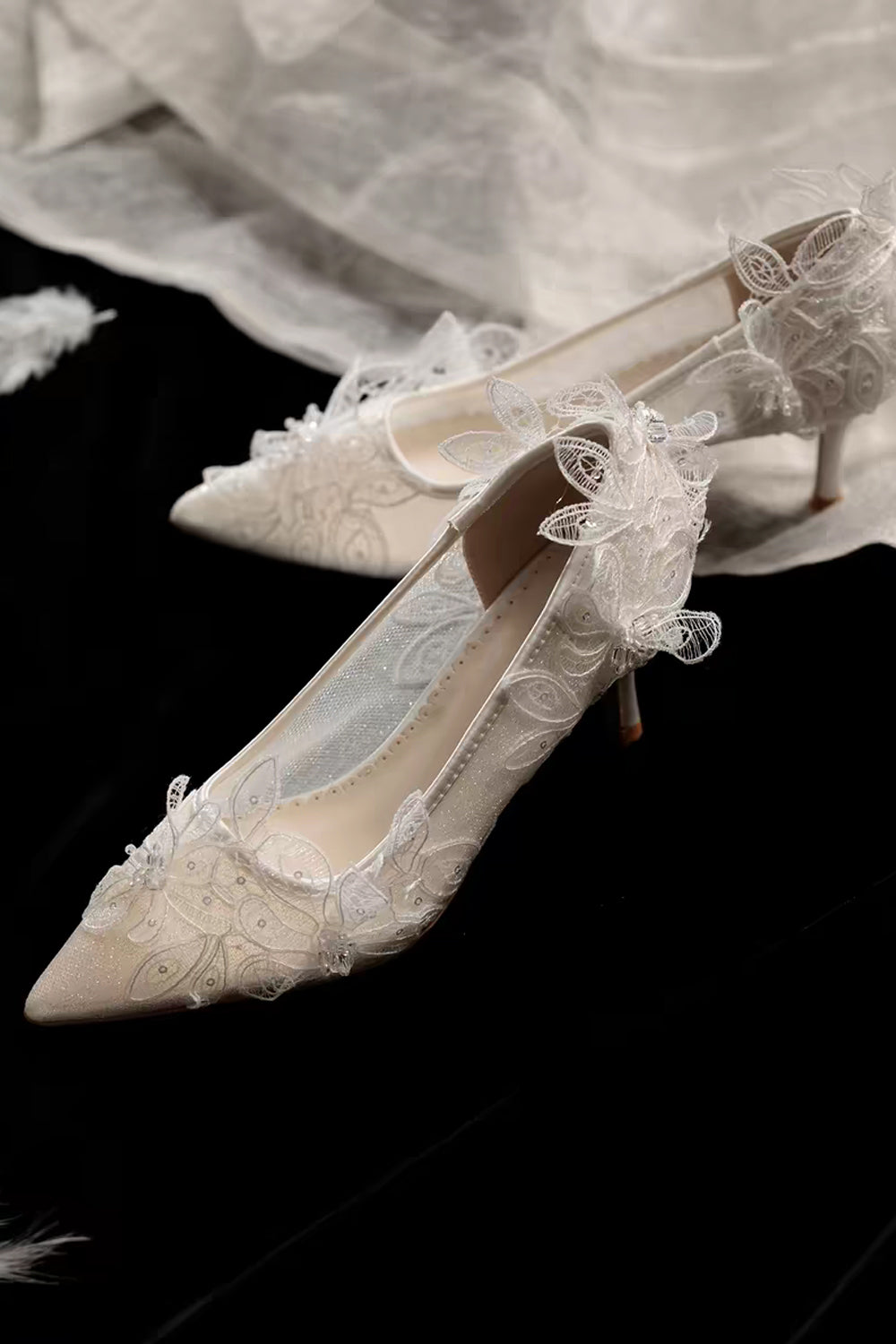 Sparkly Lace Romantic Pointed Toe Wedding Shoes