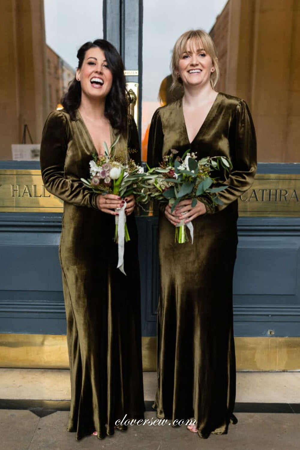 Green Velvet Long Sleeves V-neck Column Elegant Long Bridesmaid Dresse clover sew Green Velvet Long Sleeves V-neck Column Elegant Long Bridesmaid Dresse clover sew