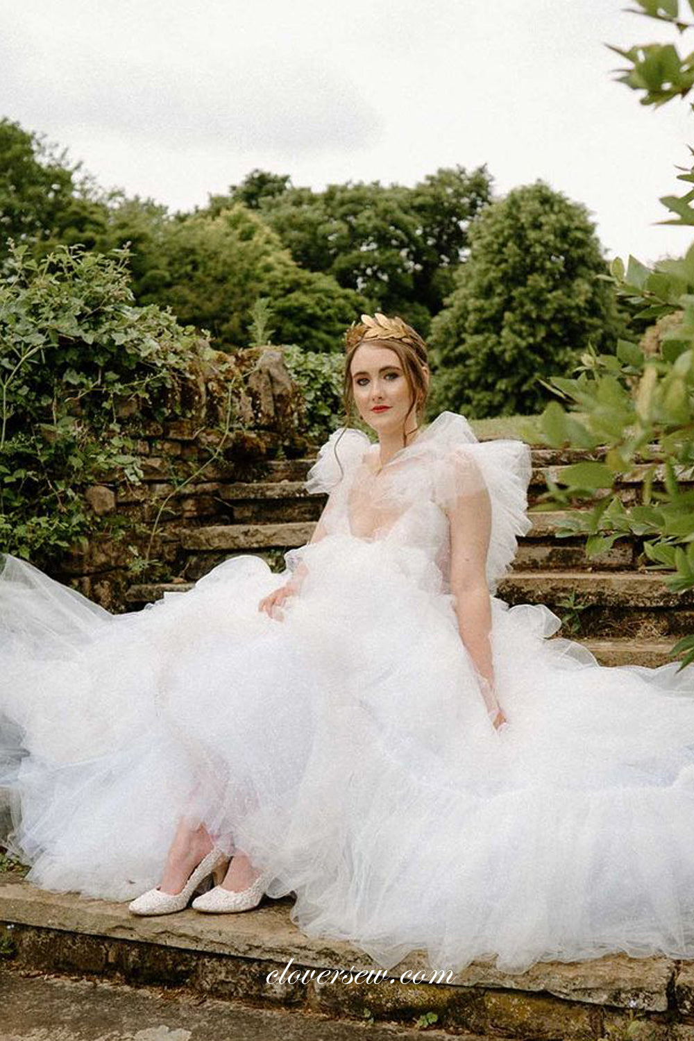 Puffy Pleating Tulle V-neck Tiered A-line Designer Wedding Dresses, CW0290