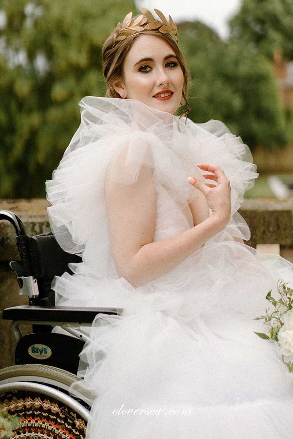 Puffy Pleating Tulle V-neck Tiered A-line Designer Wedding Dresses, CW0290